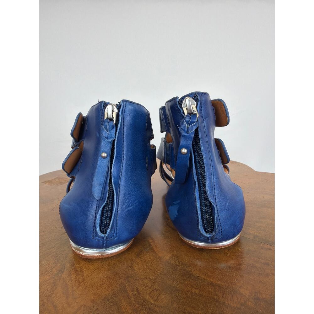 Gentle Souls by Kenneth Cole Blue Distressed Leather Gladiator Sandals Size 10 - Picture 4 of 10